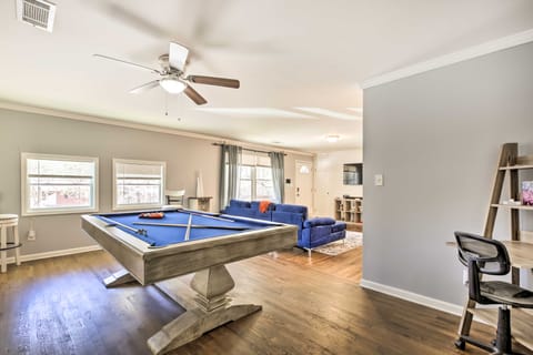 Fire Pit & Deck: Atlanta Home ~ 8 Mi to Dwtn! House in Atlanta