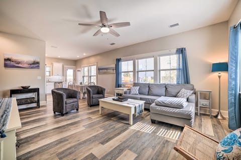 Mexico Beach Getaway w/ Patio - Steps to Beach! House in Mexico Beach