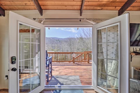 1 Mi to Beech Mtn Slopes! Hilltop Sanctuary House in Beech Mountain