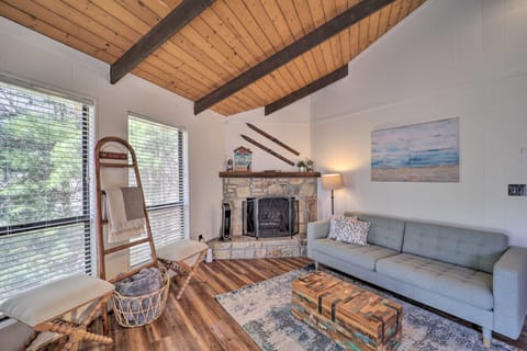 1 Mi to Beech Mtn Slopes! Hilltop Sanctuary House in Beech Mountain