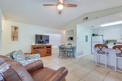 Cozy PCB Condo < 1/2 Mile to Public Beach Access! Apartment in Panama City Beach