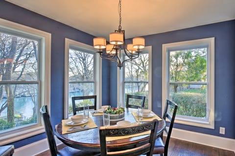 10 Mi to New Braunfels: Waterfront Seguin Gem House in McQueeney