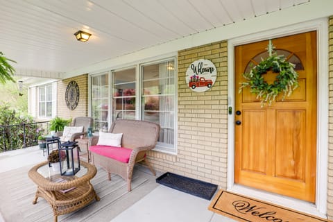 Fire Pit & Game Room: Family Home in Marshall House in Buncombe County