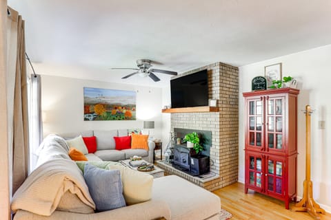 Fire Pit & Game Room: Family Home in Marshall House in Buncombe County