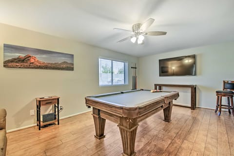 Gilbert Home w/ Private Pool & Putting Green! House in Gilbert