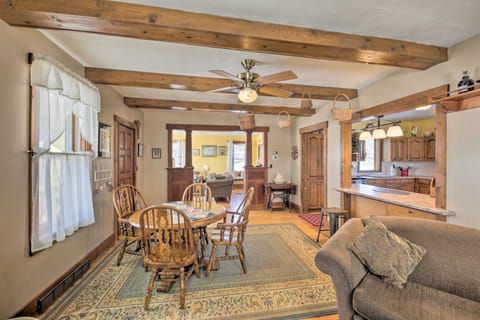 Quaint & Family-Friendly Watertown Farmhouse! House in Wisconsin