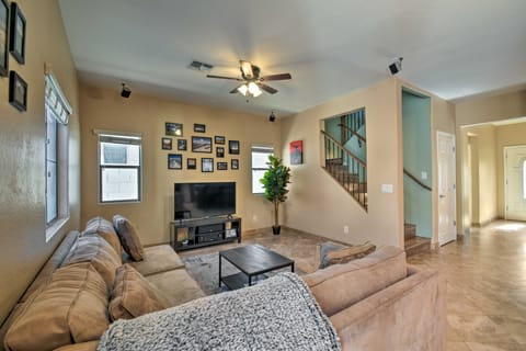 2-Story Unit w/ Patio! Group Getaway in Surprise House in Surprise