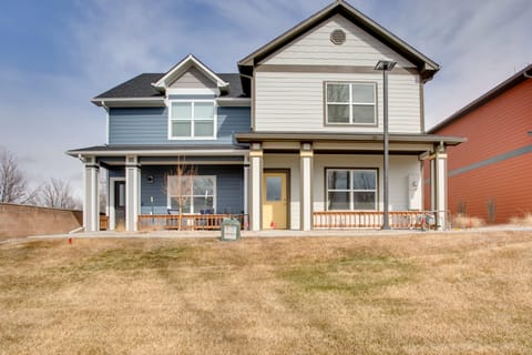Modern Townhome ~ 3 Mi to Dtwn Grand Junction Apartment in Grand Junction