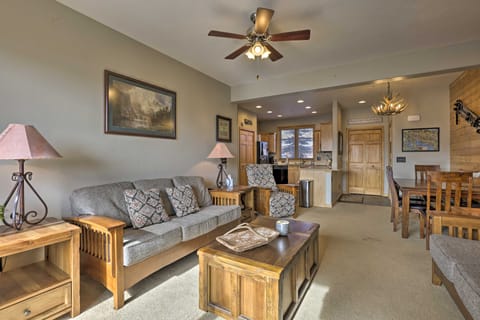 Mountainside Grand Lake Condo w/ Patio! Apartment in Grand Lake