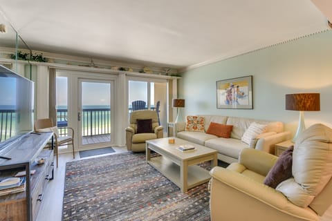 ‘Emerald Dreams’ Beach & Lakefront West PCB Condo Apartment in Sunnyside