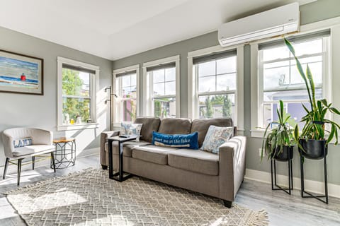 Walk to Dtwn: Charlevoix Condo w/ Fireplace Apartment in Charlevoix