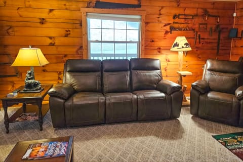 Serene Mountain Retreat on 40 Acres w/ Fire Pit! House in Ohio