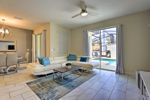 5 Mi to Disney: Chic Townhome w/ Community Perks! Apartment in Kissimmee