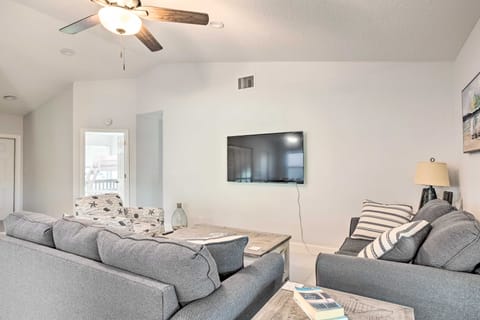 Jupiter Home w/ Patio & Grill ~ 6 Mi to Beach! House in Jupiter