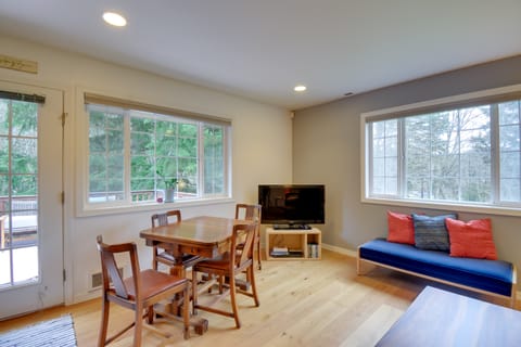 Central 4-Acre Cottage w/ Deck: Walk to Bay! Cottage in Bainbridge Island