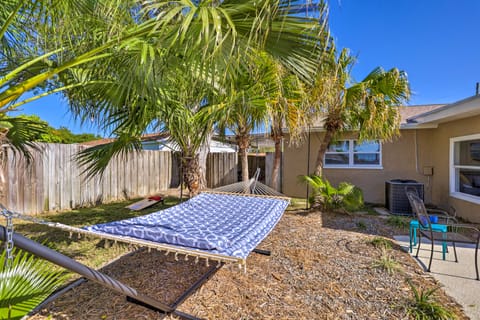 Pet-Friendly Merritt Island Home w/ Heated Pool House in Merritt Island