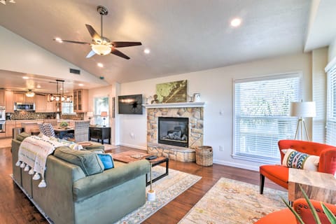 Jamaica Beach Waterfront Getaway: Kayaks & Dock! House in Jamaica Beach