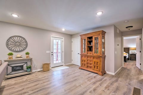 Hilltop Home Inside of Apple Valley! House in Ohio