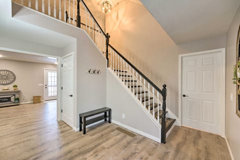 Hilltop Home Inside of Apple Valley! House in Ohio