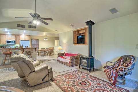 Furnished Deck: Family-Friendly Twain Harte Home House in Twain Harte