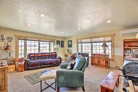 Stunning San Ysidro Homestead w/ Large Porch! House in New Mexico