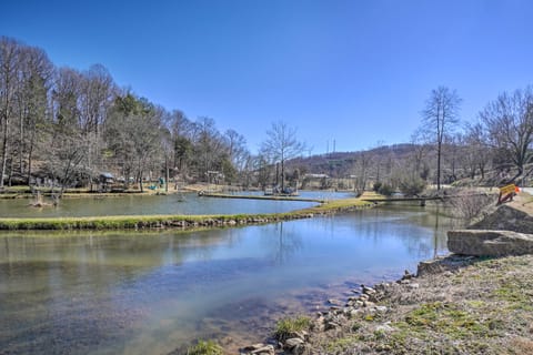 Peaceful Cookeville Cabin on 52 Acres! House in Tennessee