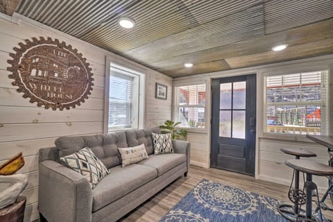 Peaceful Cookeville Cabin on 52 Acres! House in Tennessee