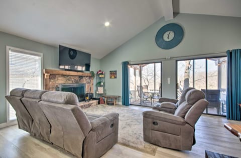 Hot Tub! Golfer's Oasis in Margaritaville Resort House in Lake of the Ozarks