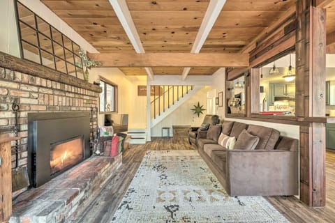 Walk Downtown: Arnold Cabin w/ Large Deck! House in Arnold