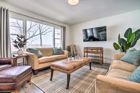 Cozy Plymouth Cottage w/ Medicine Lake View! Cottage in Plymouth