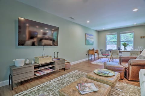 Smoky Mountains Leicester Home w/ Deck! House in Buncombe County