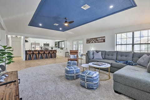 3 Mi to Dtwn! Riverfront Seguin Home w/ Sunroom House in Seguin