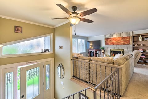 Spacious Tacoma Getaway: 2 Mi to Old Town! House in Tacoma