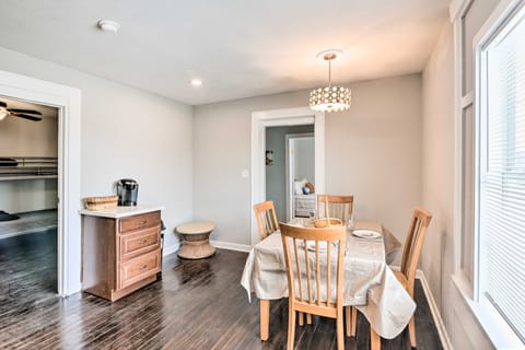 Sun, Sand & Explore! Coastal Galveston Hideaway Apartment in Galveston Island