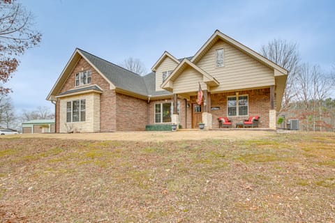 < 5 Mi to Lake Desoto: Grand Hot Springs Home House in Garland County