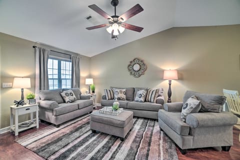 Quaint Family Home Near Downtown Murray & MSU Apartment in Tennessee