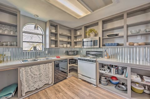 Authentic Escape at the Exact Center of CA! House in Sierra Nevada