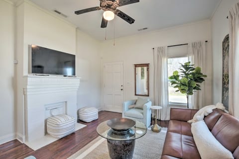 Cozy Home in Historic Area ~ 2 Mi to Main St! House in Greenville