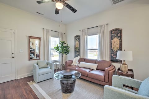 Cozy Home in Historic Area ~ 2 Mi to Main St! House in Greenville