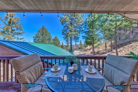 'Winnie's Cabin' Ruidoso Retreat: Deck + Mtn Views House in Ruidoso