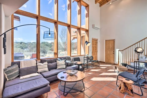 ‘Casa al Reves’ Pueblo-Style House with Views! House in Santa Fe