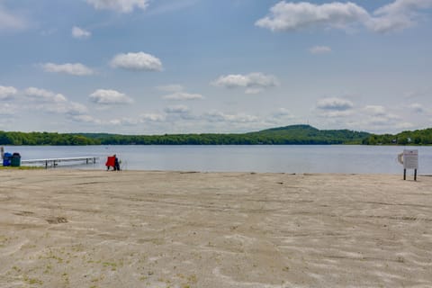 Walk to Beach: Pocono Lake Cabin w/ Pool Access! House in Coolbaugh Township