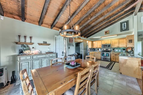 Scenic Hideaway w/ Deck & Grill ~ 6 Mi to Ruidoso! House in Alto