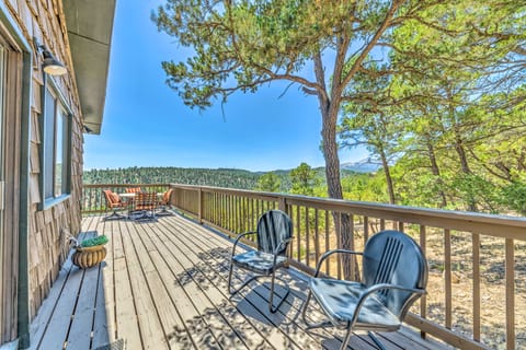 Scenic Hideaway w/ Deck & Grill ~ 6 Mi to Ruidoso! House in Alto