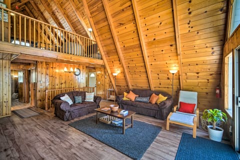 Running Springs Cabin w/ Large Deck + View! House in Running Springs