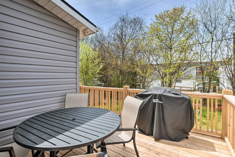 Ideally Located 'Penne Place' w/ Deck & Grill House in Greenville