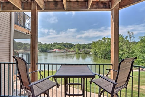Boat Ramp, Dock & Slip: Step-Free Camdenton Condo! Apartment in Ozark Mountains