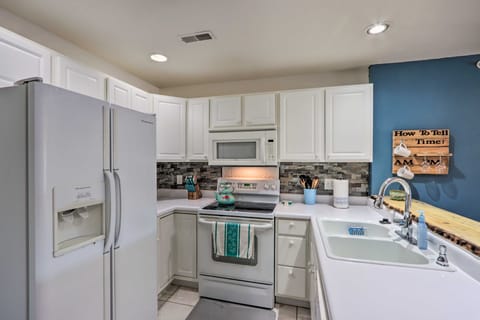 Boat Ramp, Dock & Slip: Step-Free Camdenton Condo! Apartment in Ozark Mountains