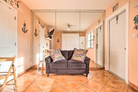 Walk to Beach: Pet-Friendly Hollywood Oasis! Apartment in Hollywood Beach