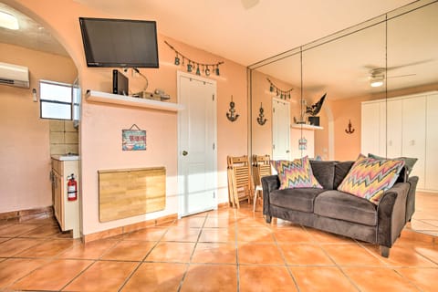 Walk to Beach: Pet-Friendly Hollywood Oasis! Apartment in Hollywood Beach